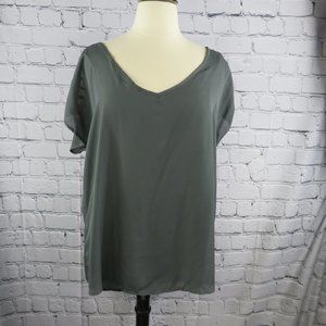 NWT - Women's Plus Dark Grey Lightweight Top